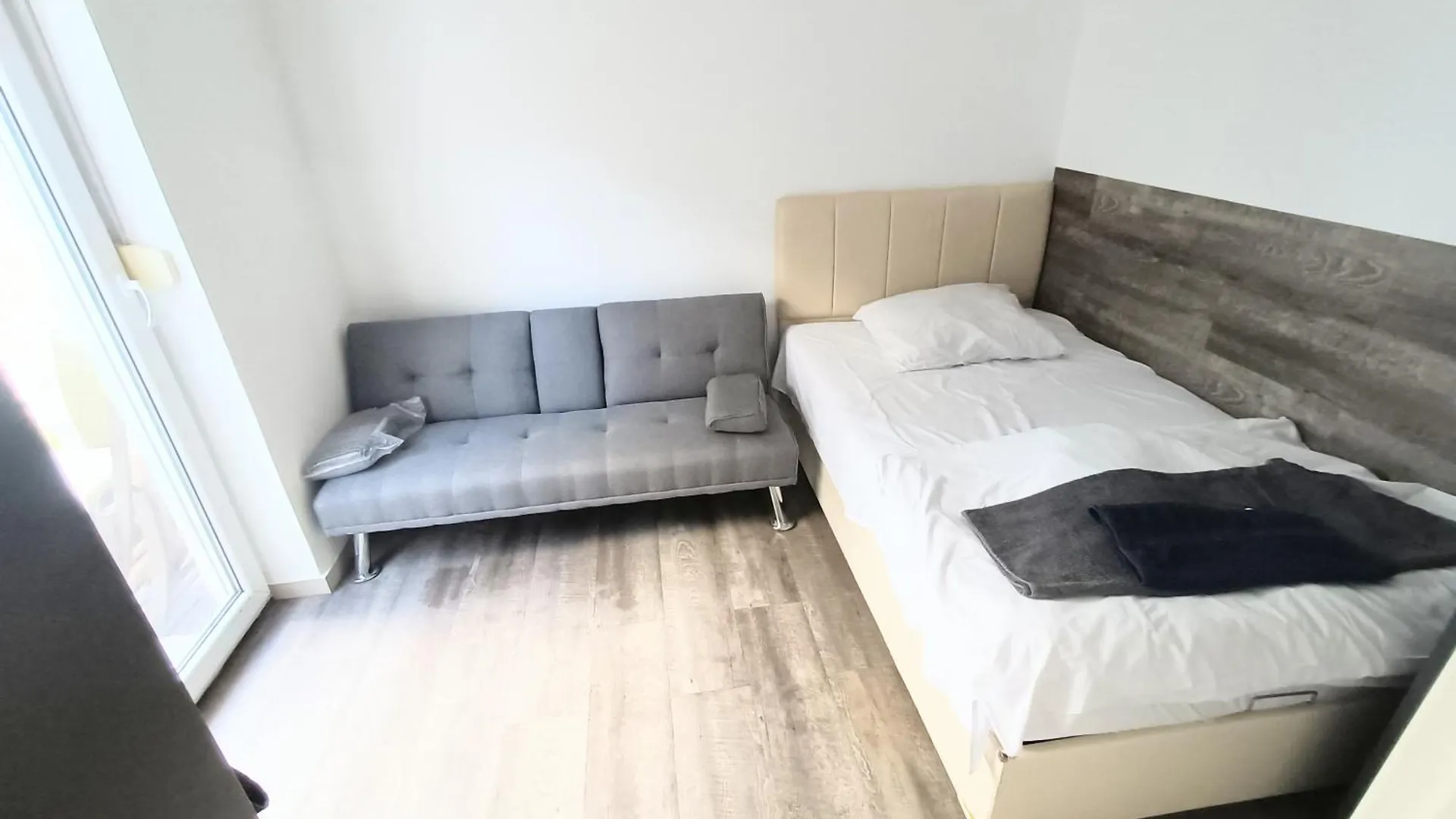 Apartmán Fmi33 Next To Airport Kelsterbach 0*,  Německo